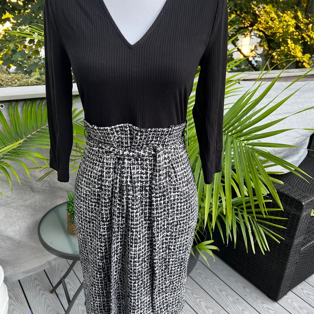NWT - EXPRESS Dress Size Small Black & White - Picture 3 of 6